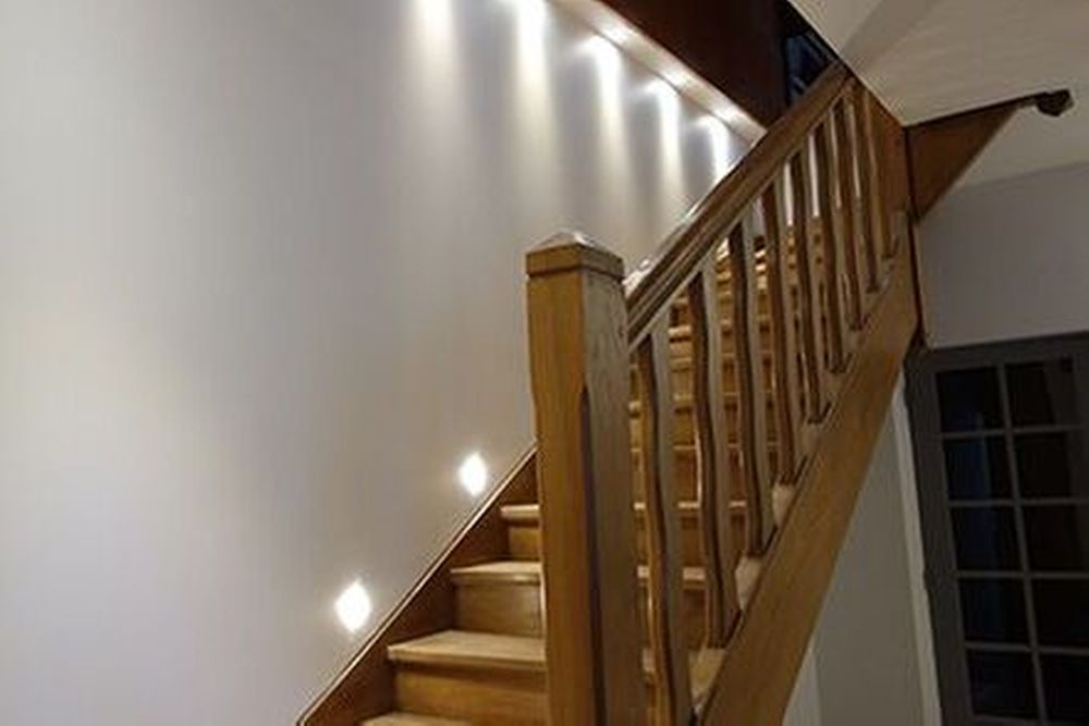 Eclairage de couloir : conseils pour les entrées, escaliers et plafonds